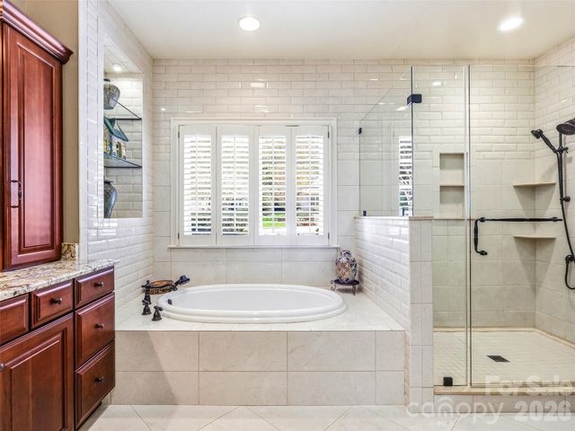 33 Tiverton Lane, Asheville, NC 28803