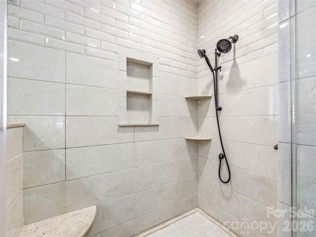 33 Tiverton Lane, Asheville, NC 28803