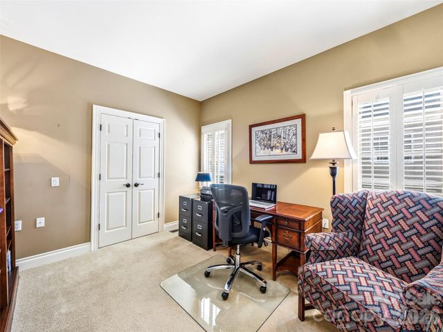 33 Tiverton Lane, Asheville, NC 28803
