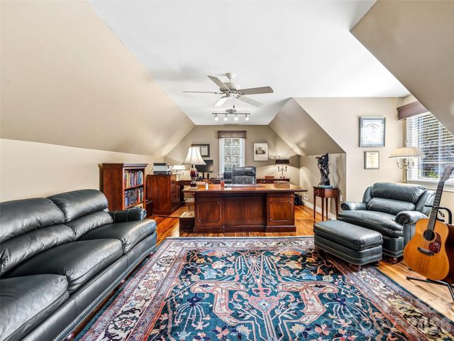 33 Tiverton Lane, Asheville, NC 28803