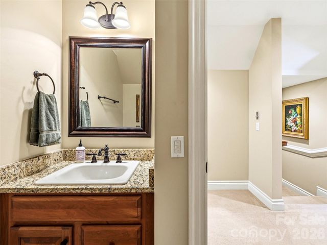 33 Tiverton Lane, Asheville, NC 28803