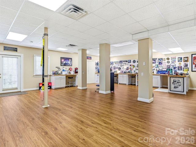 33 Tiverton Lane, Asheville, NC 28803