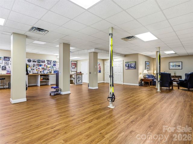 33 Tiverton Lane, Asheville, NC 28803