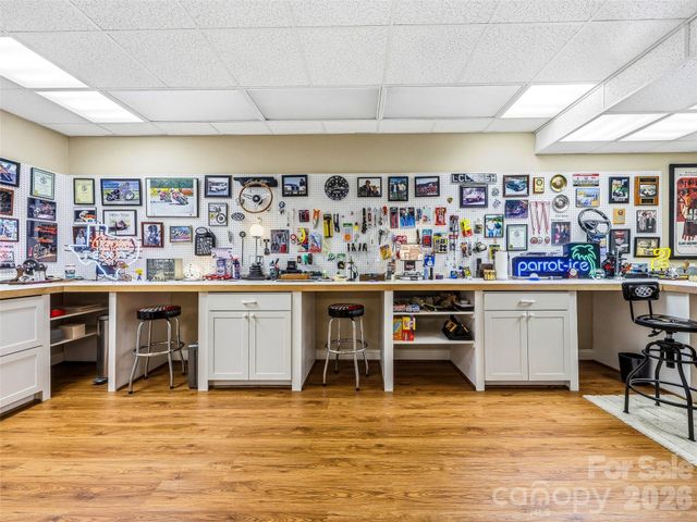 33 Tiverton Lane, Asheville, NC 28803