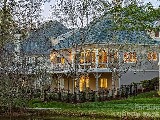 33 Tiverton Lane, Asheville, NC 28803