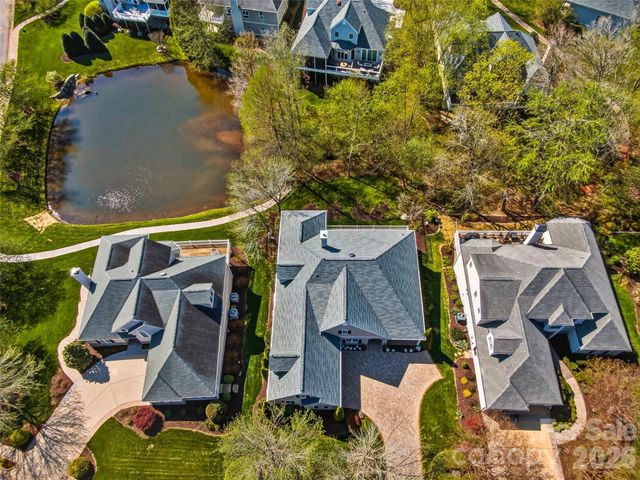 33 Tiverton Lane, Asheville, NC 28803