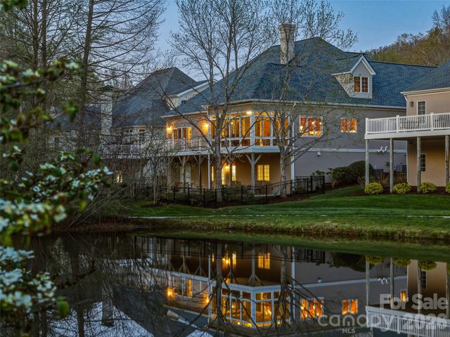 33 Tiverton Lane, Asheville, NC 28803