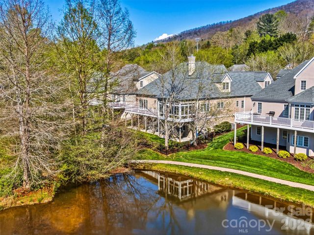 33 Tiverton Lane, Asheville, NC 28803