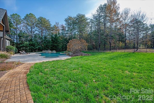 9809 Saddle Avenue, Waxhaw, NC 28173