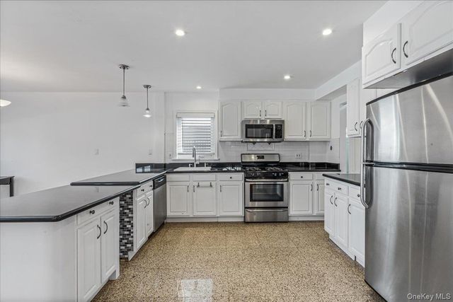 157-40 9th Avenue, Beechhurst, NY 11357