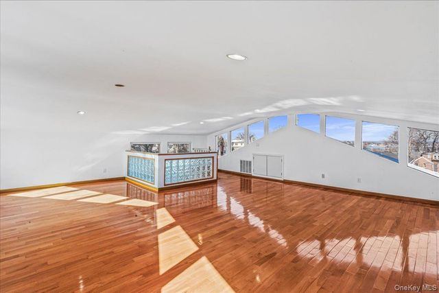 157-40 9th Avenue, Beechhurst, NY 11357