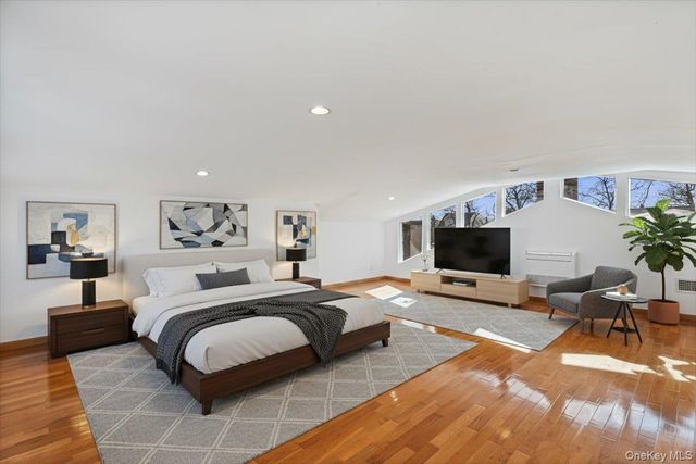 157-40 9th Avenue, Beechhurst, NY 11357