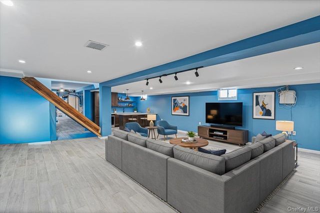 157-40 9th Avenue, Beechhurst, NY 11357