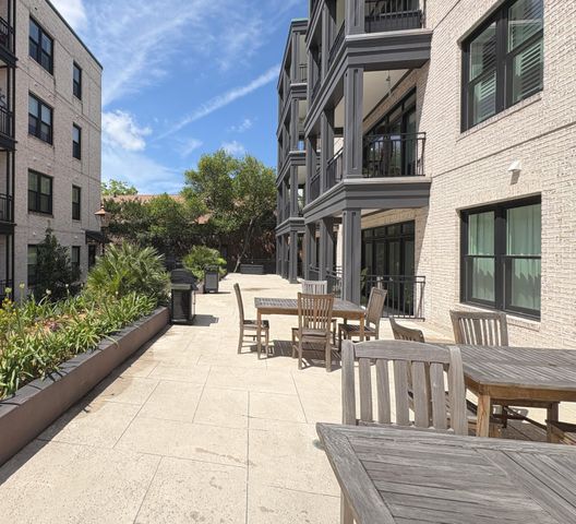 21 George Street 105, Charleston, SC 29401
