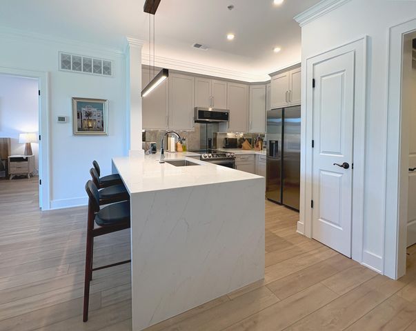 21 George Street 105, Charleston, SC 29401