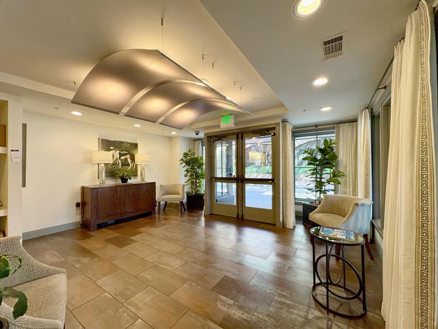 21 George Street 105, Charleston, SC 29401