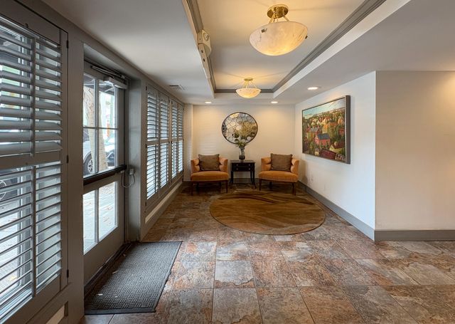 21 George Street 105, Charleston, SC 29401