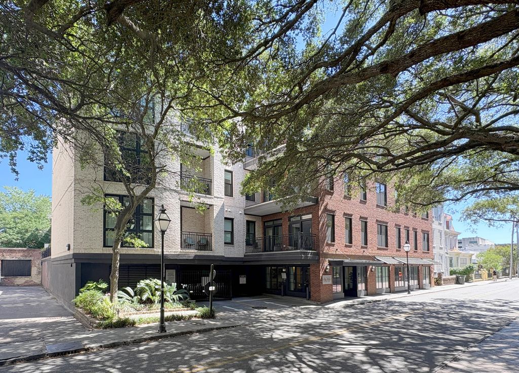 21 George Street 105, Charleston, SC 29401