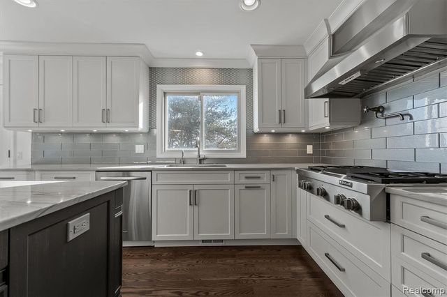 1839 Argosy Court, Bloomfield Hills, MI 48302