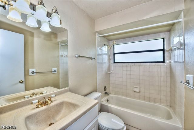 3603 SE 18th PL, Cape Coral, FL 33904