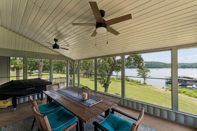 1304 Breezy Point Lane, Kimberling City, MO 65686