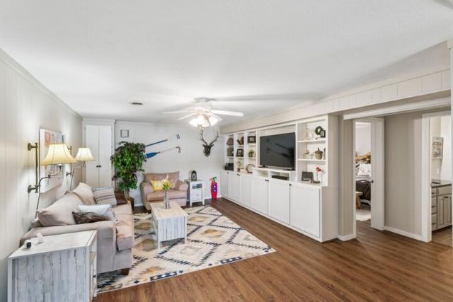 1304 Breezy Point Lane, Kimberling City, MO 65686