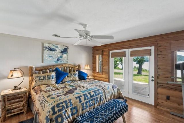 1304 Breezy Point Lane, Kimberling City, MO 65686