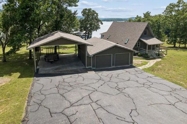 1304 Breezy Point Lane, Kimberling City, MO 65686