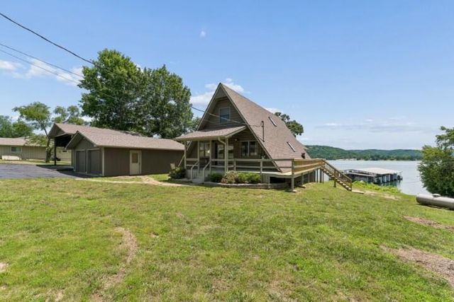 1304 Breezy Point Lane, Kimberling City, MO 65686