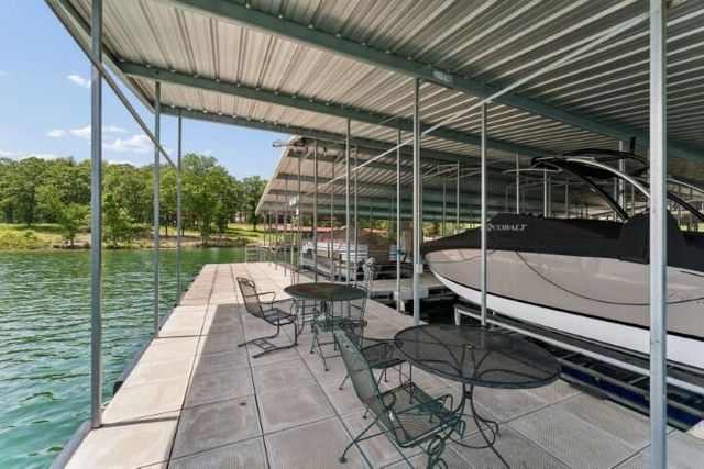 1304 Breezy Point Lane, Kimberling City, MO 65686