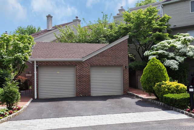 8 Waterside Close, Eastchester, NY 10709