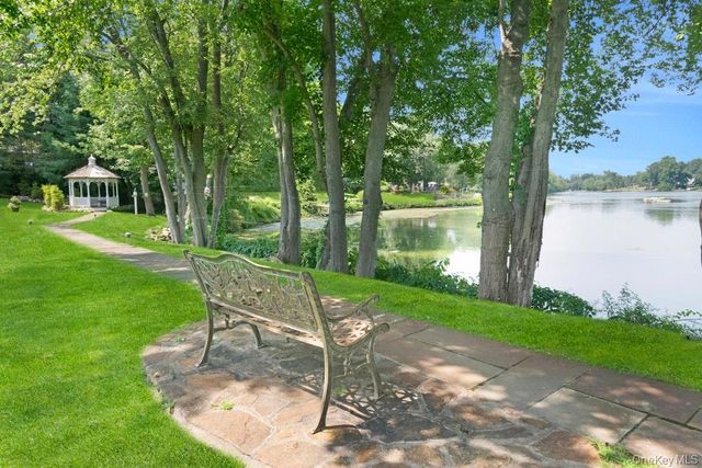 8 Waterside Close, Eastchester, NY 10709