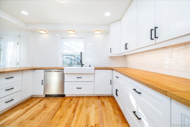 5 Prospect Street, Glen Head, NY 11545