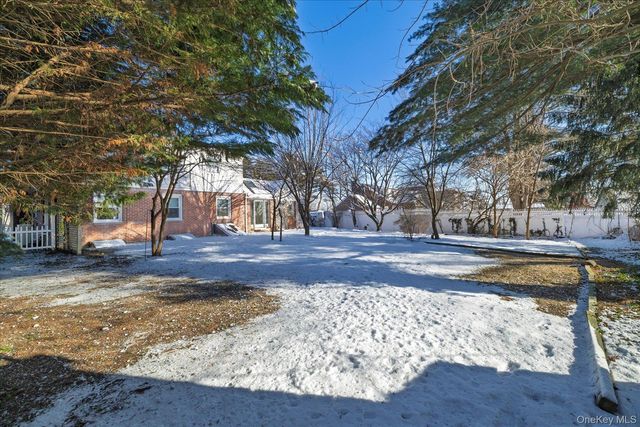 5 Prospect Street, Glen Head, NY 11545