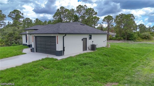 1011 Eighth AVE, Lehigh Acres, FL 33972
