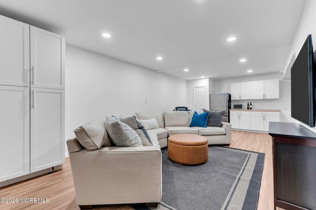 48 Allen Street, Rumson, NJ 07760