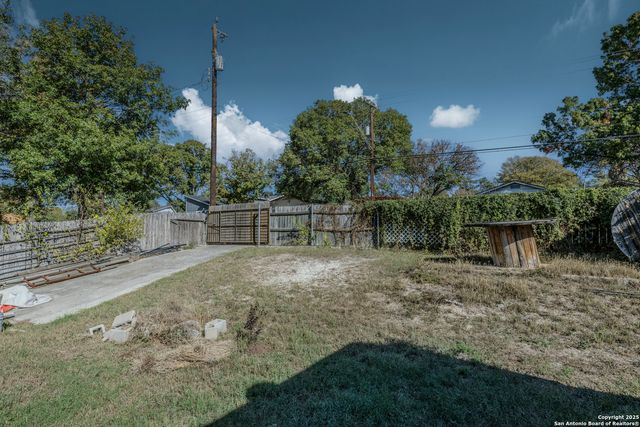 439 Northtrail, San Antonio, TX 78216