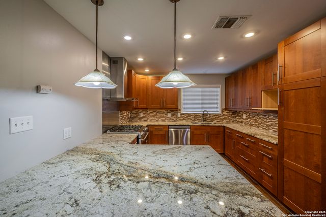 439 Northtrail, San Antonio, TX 78216