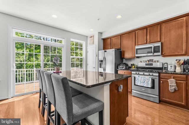 23222 MOUNTAIN LAUREL LN, California, MD 20619