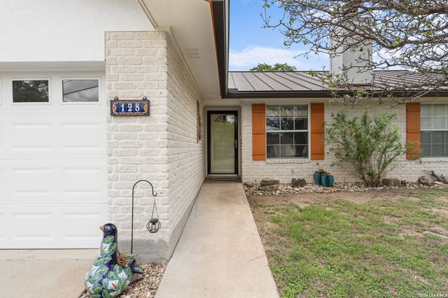 128 RIDGE GROVE RD, Kerrville, TX 78028