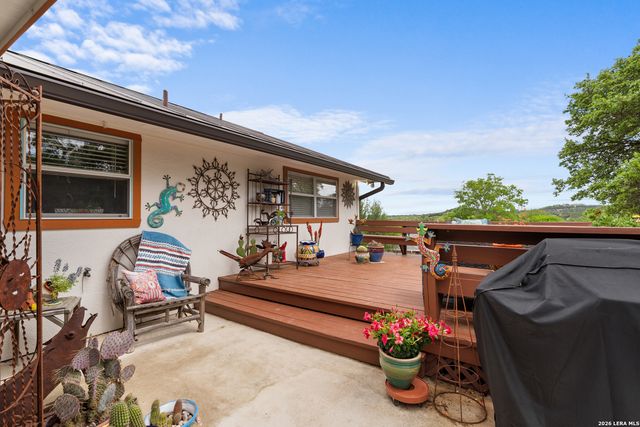 128 RIDGE GROVE RD, Kerrville, TX 78028