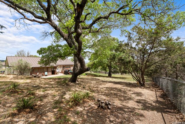 128 RIDGE GROVE RD, Kerrville, TX 78028
