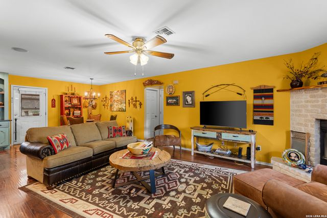 128 RIDGE GROVE RD, Kerrville, TX 78028