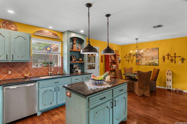 128 RIDGE GROVE RD, Kerrville, TX 78028