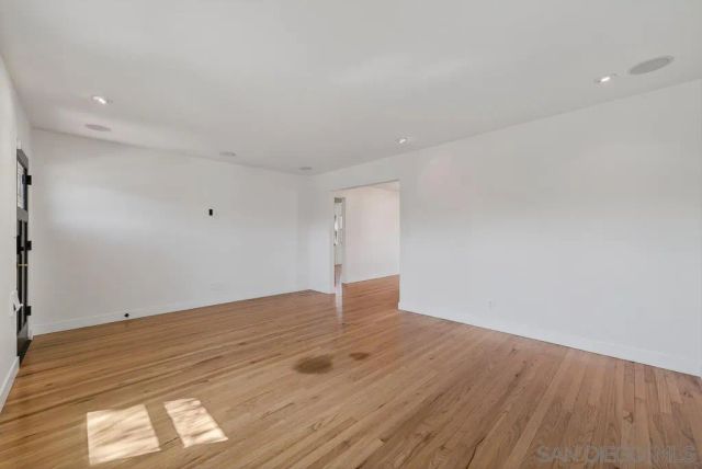 5438 Gilbert Dr A, San Diego, CA 92128