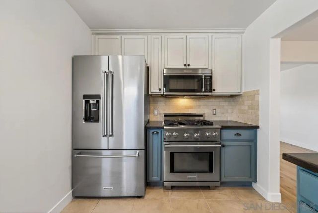 5438 Gilbert Dr A, San Diego, CA 92128