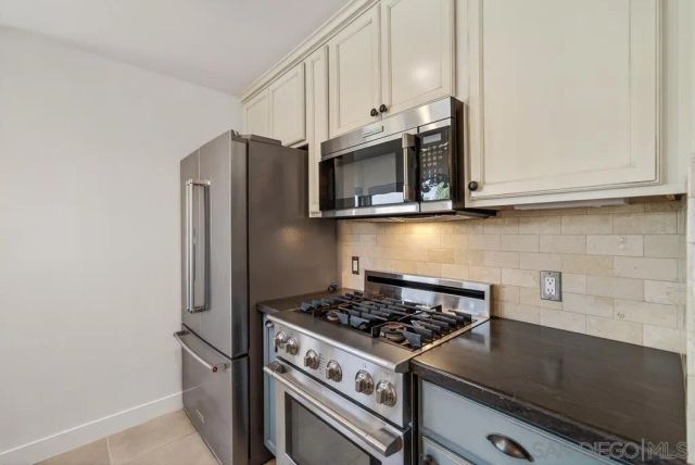 5438 Gilbert Dr A, San Diego, CA 92128