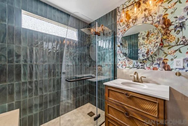 5438 Gilbert Dr A, San Diego, CA 92128