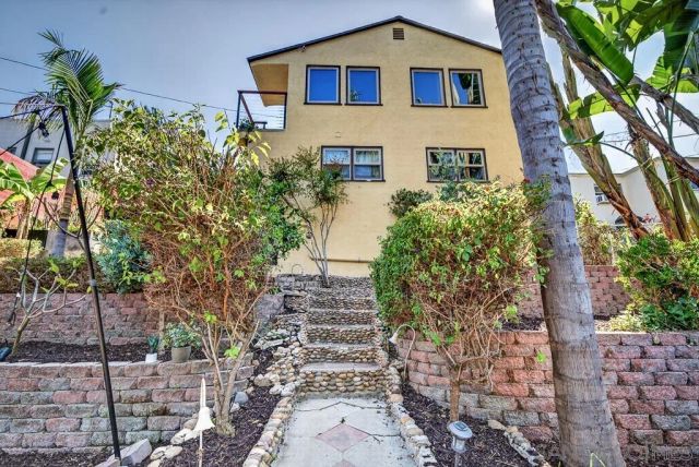 5438 Gilbert Dr A, San Diego, CA 92128