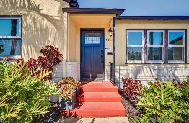 5438 Gilbert Dr A, San Diego, CA 92128